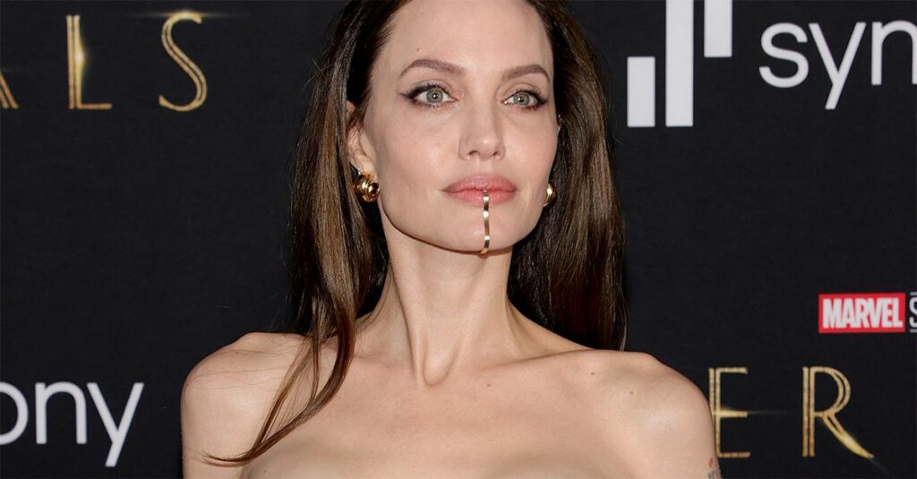 Angelina Jolie gioiellomento