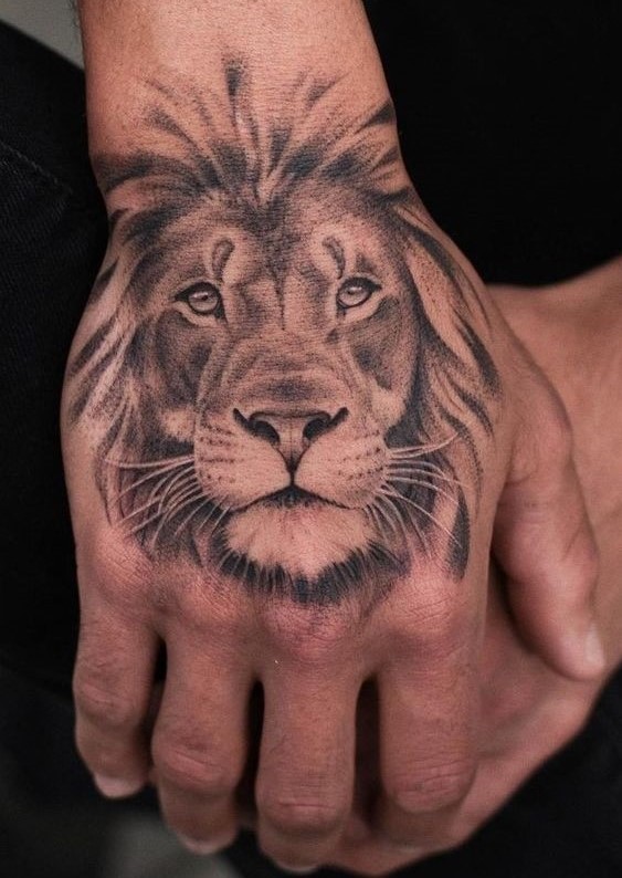 tatuaggio testa di leone