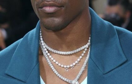 Collana perle uomo_ ispirati dalle Celebrities che le indossano con stile