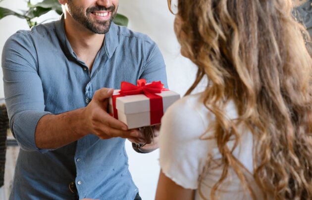 Cosa regalare a lui per San Valentino: 10 idee regalo formidabili