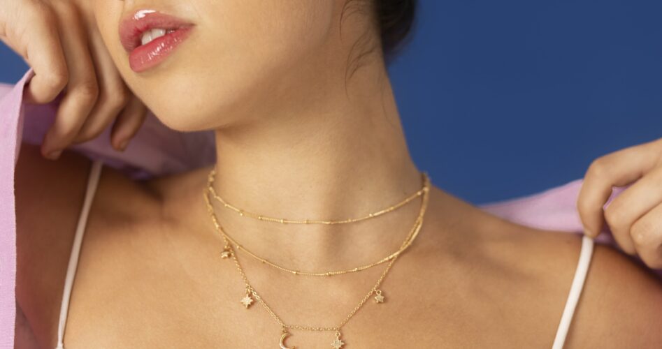 young-woman-wearing-chain-necklace