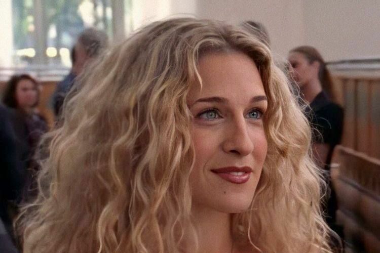 collana con nome CARRIE BRADSHAW